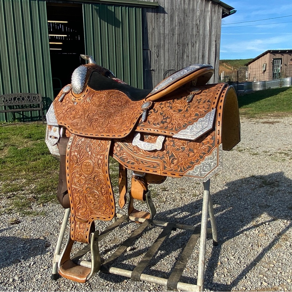 17 inch Wenger Western Show Saddle